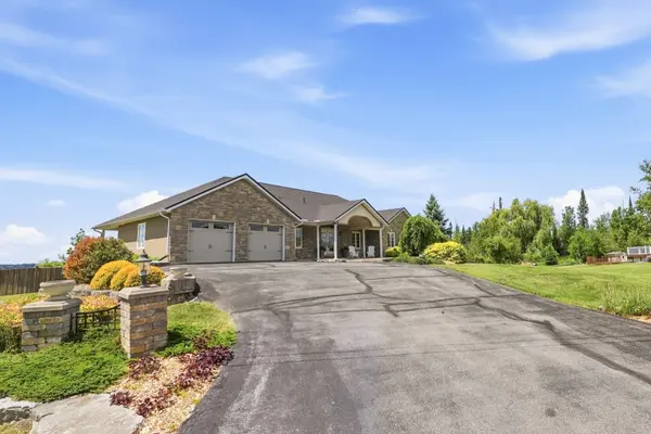 1674 Morris AVE, Selwyn, ON K0L 1T0