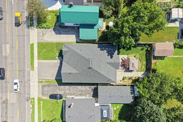 646 West 5th ST, Hamilton, ON L9C 3R2