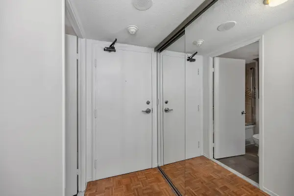 475 Laurier AVE W #1804, Ottawa Centre, ON K1R 7X1