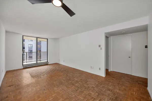 475 Laurier AVE W #1804, Ottawa Centre, ON K1R 7X1