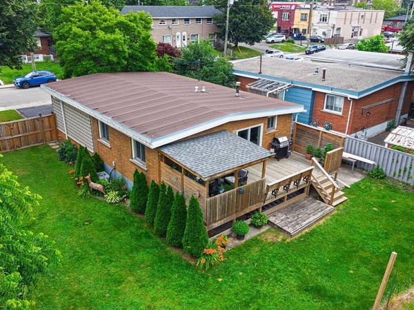 154 Luscombe ST, Hamilton, ON L9A 2K3