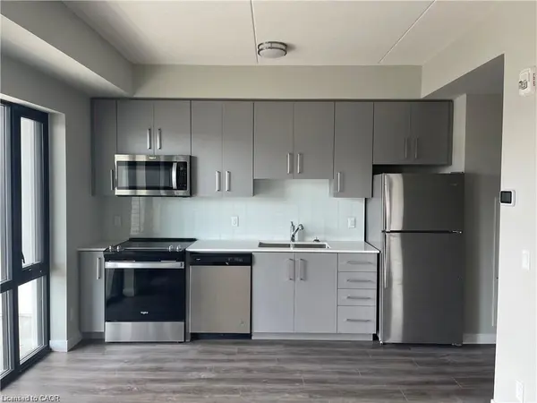 15 QUEEN ST S #1501, Hamilton, ON L8P 3R6