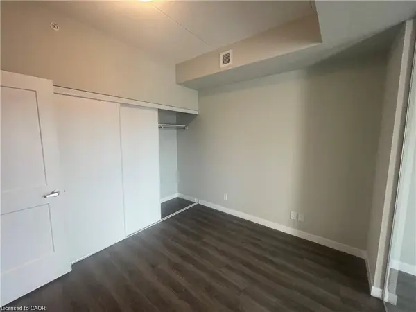 15 QUEEN ST S #1501, Hamilton, ON L8P 3R6