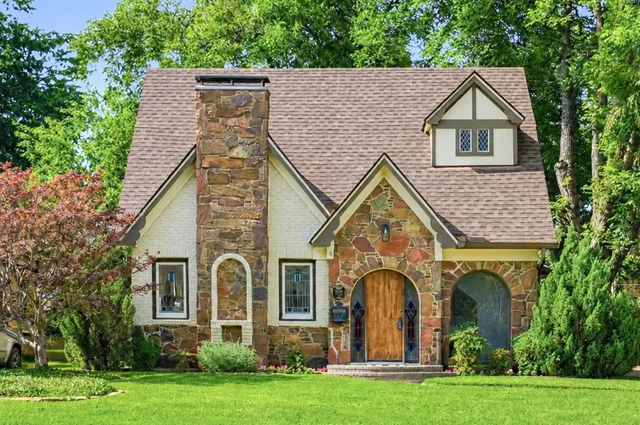 5535 McCommas Boulevard, Dallas, TX 75206