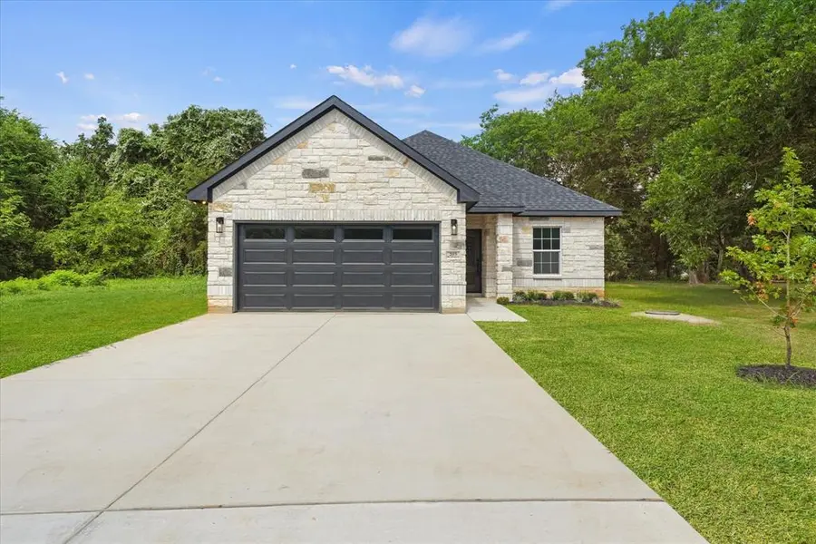 203 Kalura Way, Tool, TX 75143