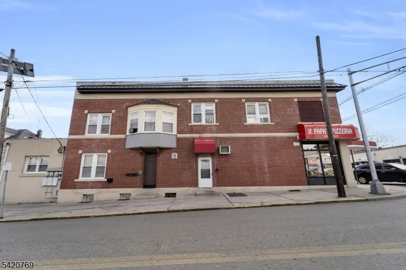 265 Queen Anne Rd, Bogota Boro, NJ 07603
