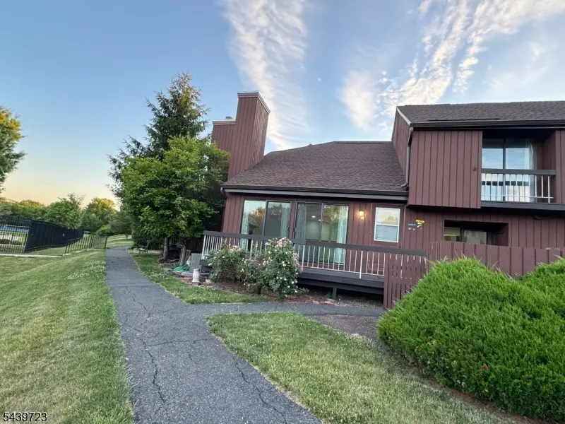25 Bloomingdale Dr #4B, Hillsborough Twp., NJ 08844