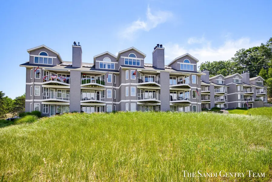 820 S Harbor DR #5, Grand Haven City, MI 49417