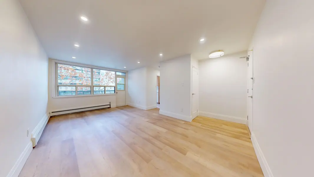 1 Marquette AVE #12, Toronto C04, ON M6A 1X8