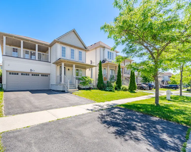 579 Shaftsbury ST, Oshawa, ON L1K 2V8