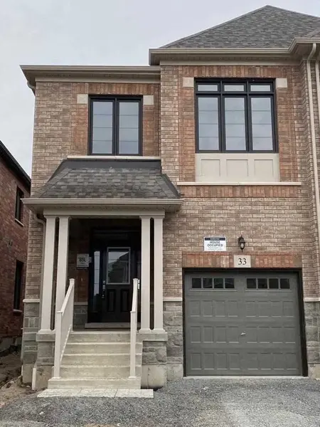 33 Macpherson ST, Whitby, ON L1P 0N4
