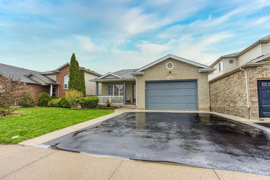 7192 Kelly DR, Niagara Falls, ON L2H 3K1