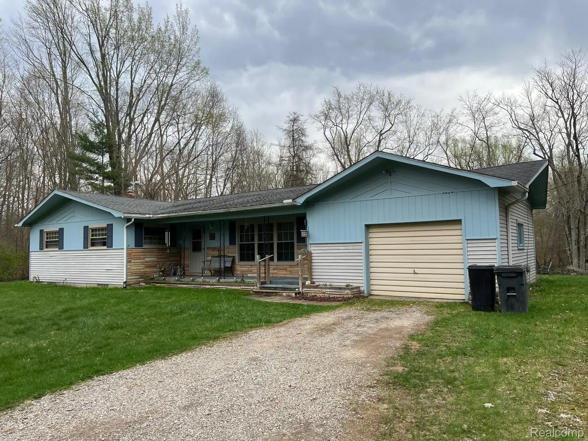 2681 Flint River RD, Oregon Township, MI 48446