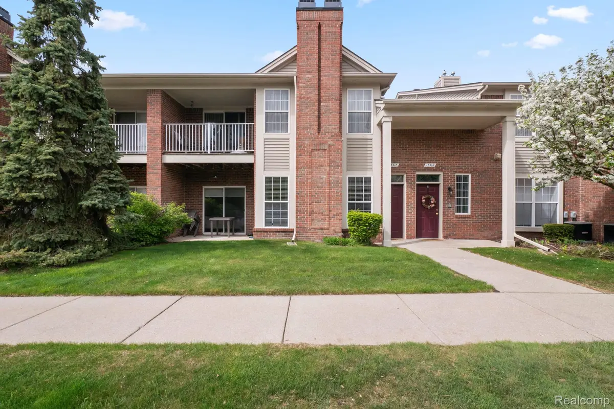 15345 Yale DR, Clinton Charter Township, MI 48038