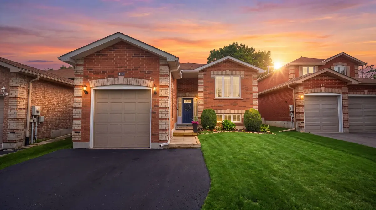 11 Revelstoke CT, Barrie, ON L4N 8X7