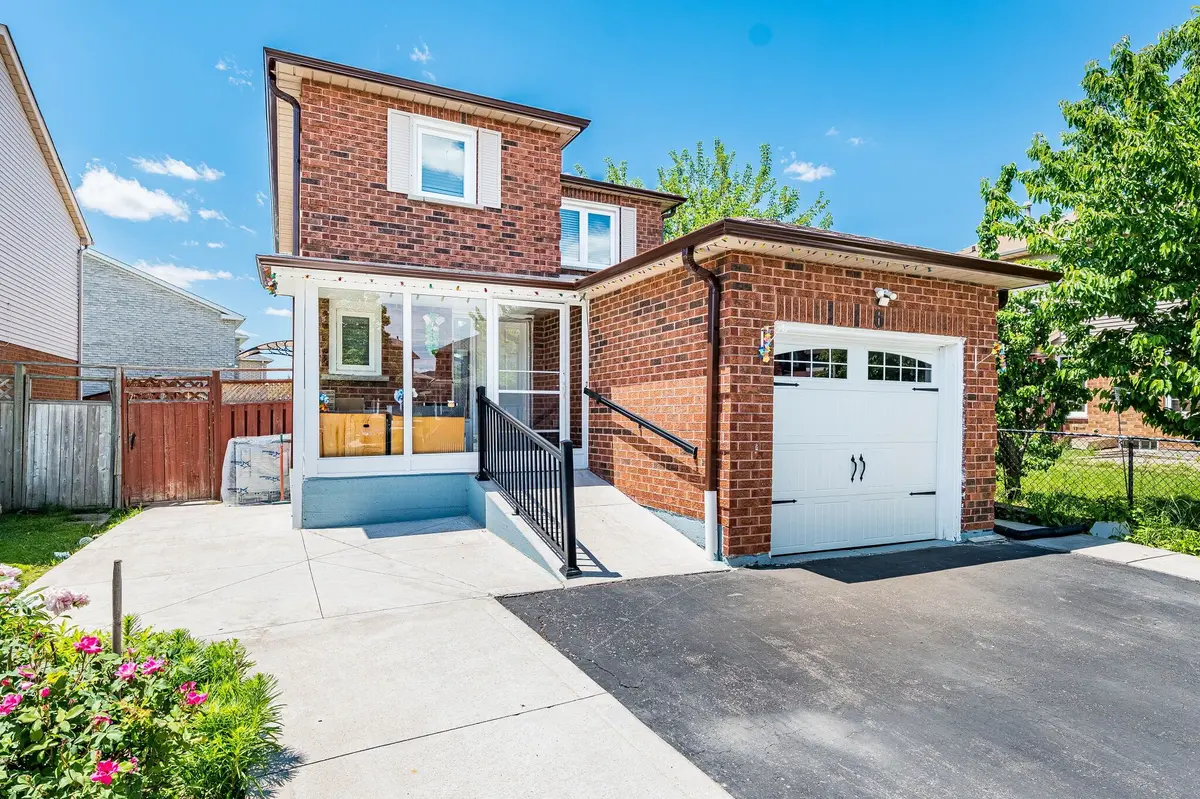 6 Stalbridge AVE, Brampton, ON L6Y 4H1