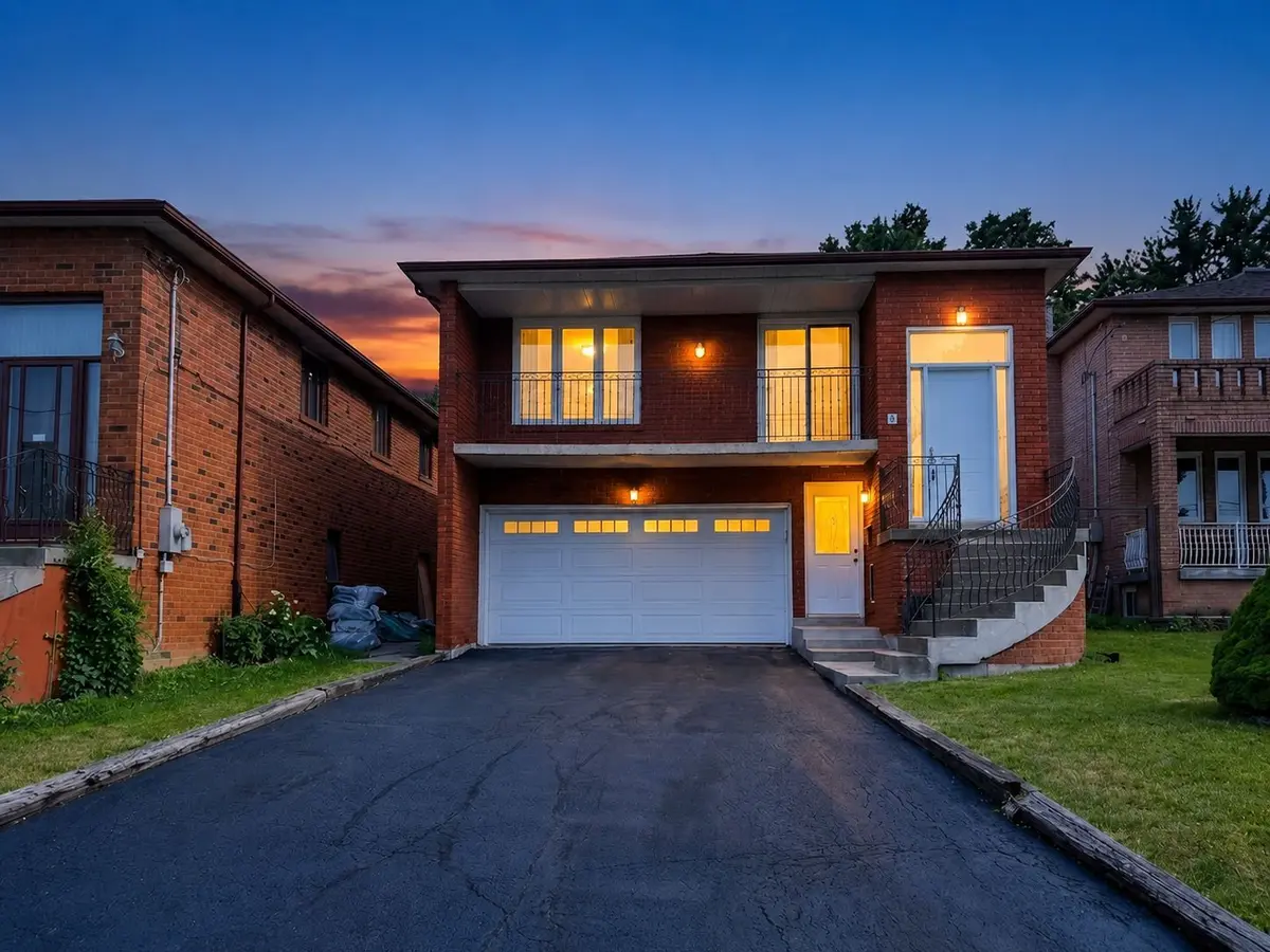 5 Acacia AVE, Toronto W05, ON M9M 1H6