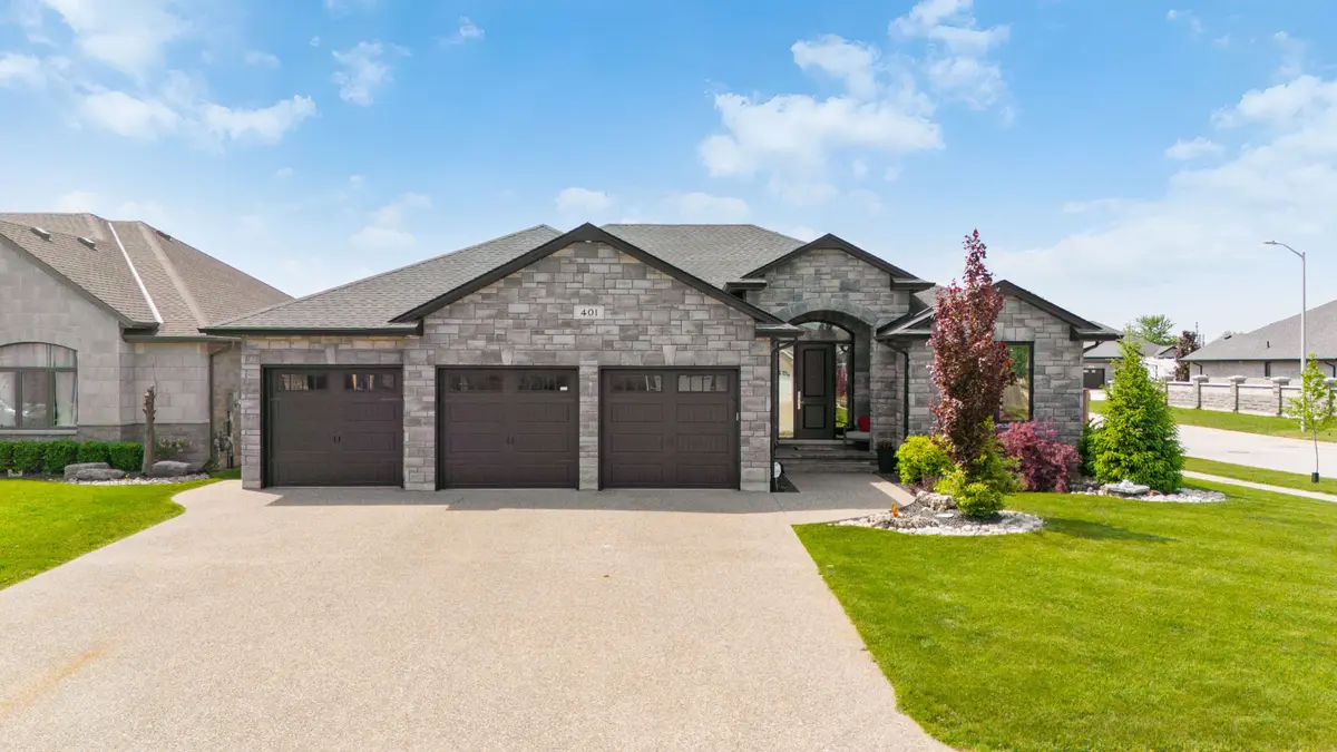 401 Rodriguez DR, Sarnia, ON N7W 0B1