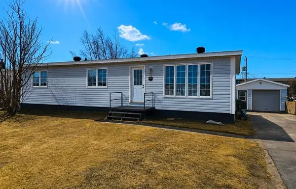 32 Guy Street, Wabush, NL A0R1B0