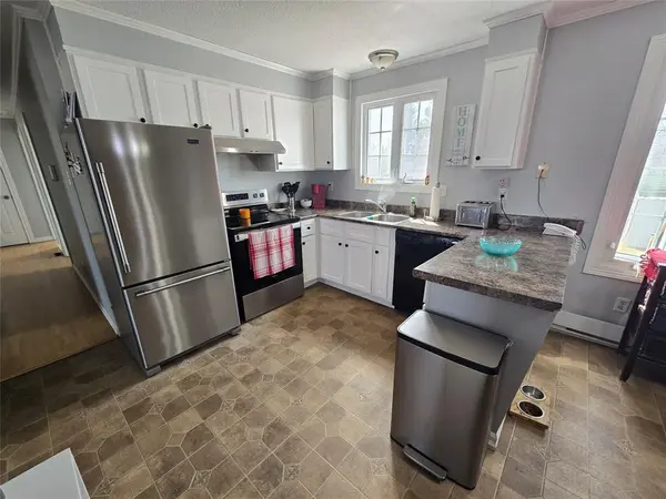 32 Guy Street, Wabush, NL A0R1B0