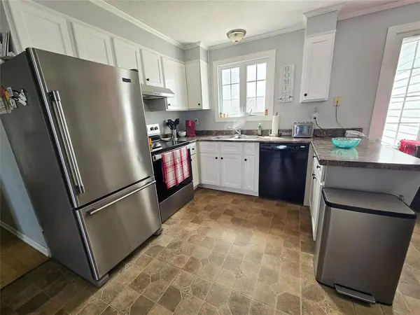 32 Guy Street, Wabush, NL A0R1B0