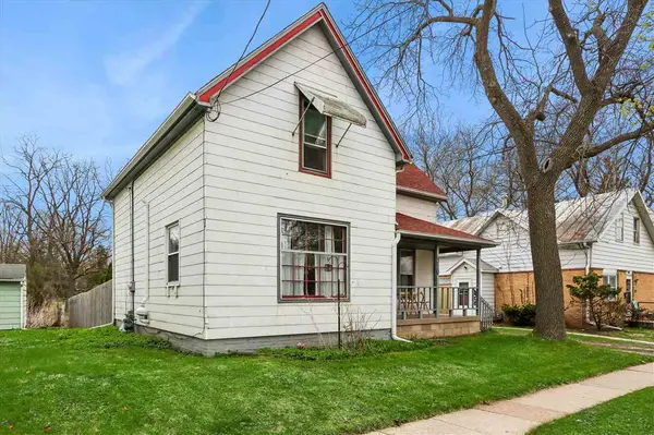 510 N Dodge, Iowa City, IA 52245