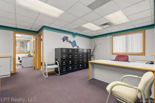 8000 Park PL, Green Oak Township, MI 48116