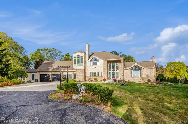 5772 N Rochester RD, Rochester, MI 48306