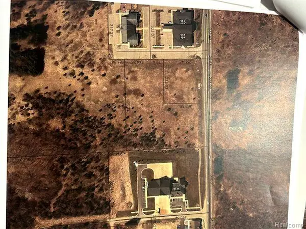 000 M-36 RD, Hamburg Township, MI 48169