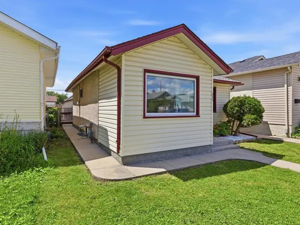 954 Dominion ST, Winnipeg, MB R3G 2P1
