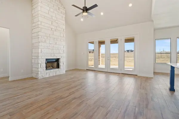 412 COLLUM View, Azle, TX 76020