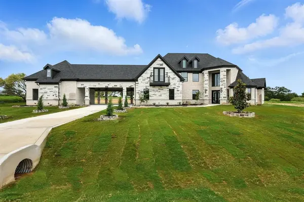 5005 Glenoaks Court, Weatherford, TX 76088