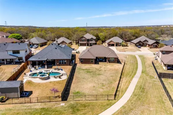 1023 Saint Andrews Drive, Burleson, TX 76028