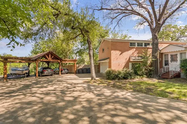 1504 Smilax Avenue, Fort Worth, TX 76111
