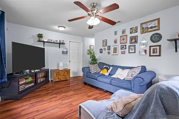 2539 Sharon Street, Dallas, TX 75211