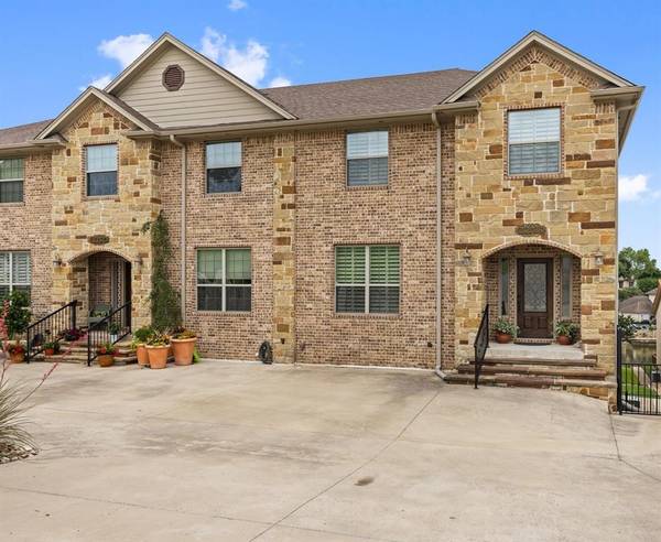 5250 Country Club Drive #Q, Granbury, TX 76049