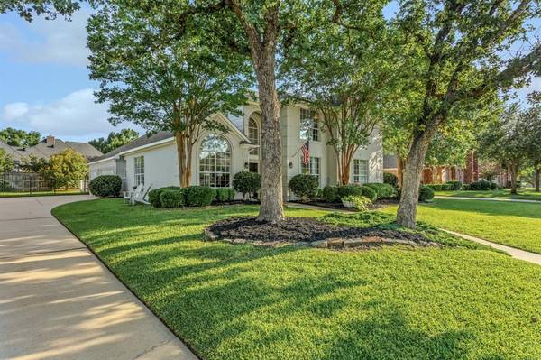824 Forest Lakes Drive, Keller, TX 76248