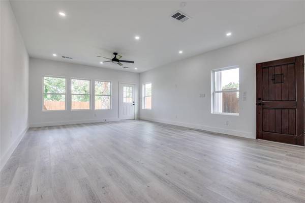 3413 Wendelkin Street, Dallas, TX 75215