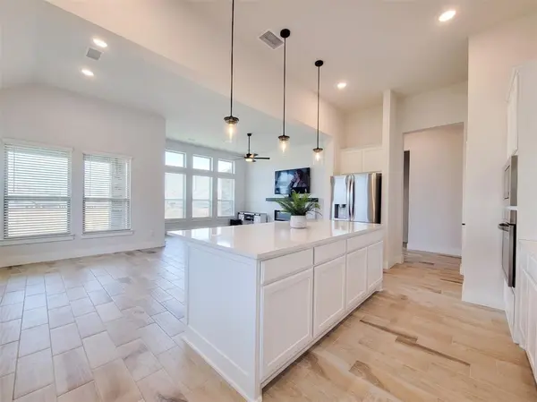 1813 Hidden Creek Drive, Midlothian, TX 76065