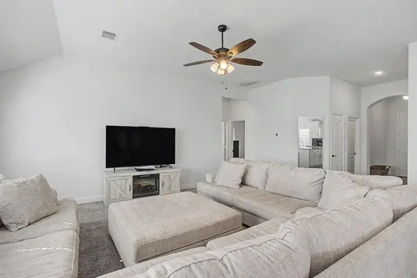 1004 Deer Ridge Drive, Crowley, TX 76036
