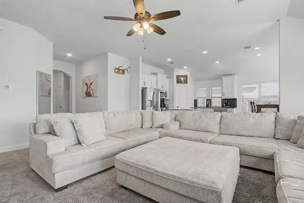 1004 Deer Ridge Drive, Crowley, TX 76036