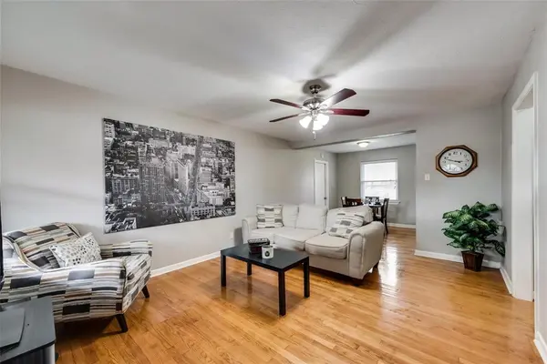2209 Costa Mesa Drive, Dallas, TX 75228