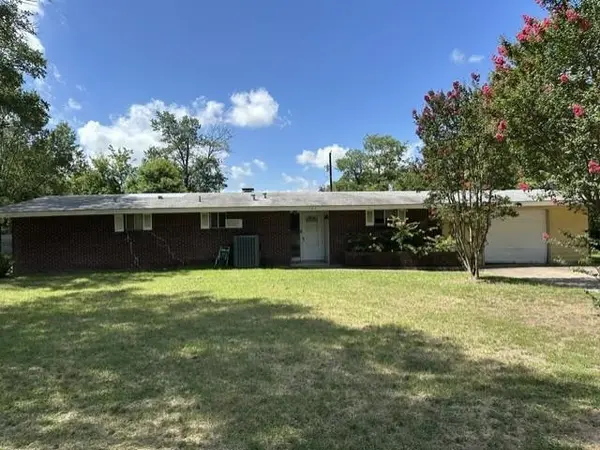 1705 Jefferson Street, Commerce, TX 75428