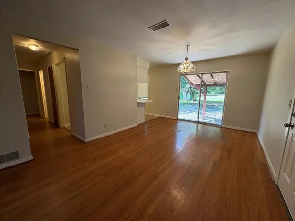 588 Rea Avenue, Lancaster, TX 75146