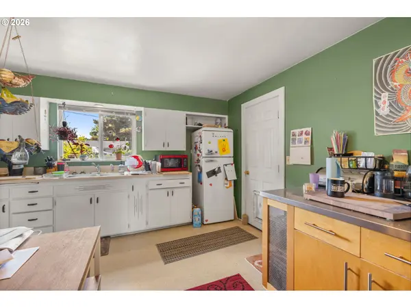 680 E 20TH AVE, Eugene, OR 97405