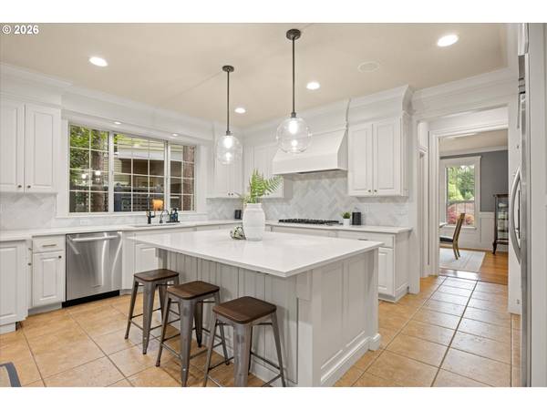 3921 NORTHHAMPTON CT, West Linn, OR 97068