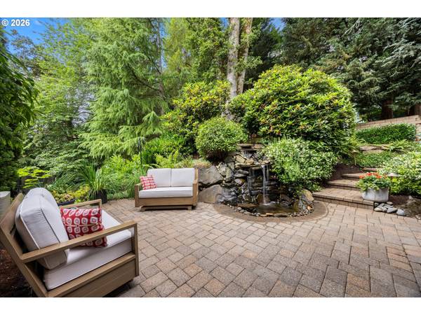 3921 NORTHHAMPTON CT, West Linn, OR 97068