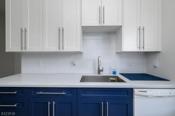 1002 Spruce Hills Dr, Glen Gardner Boro, NJ 08826