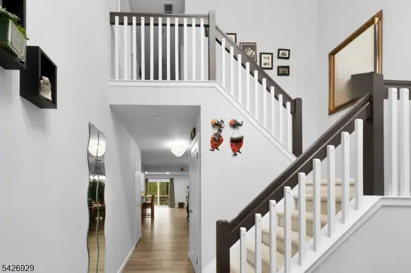 94 Edgefield Dr, Parsippany-troy Hills Twp., NJ 07950