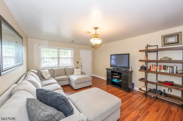 447 S 9Th St, Newark City, NJ 07103